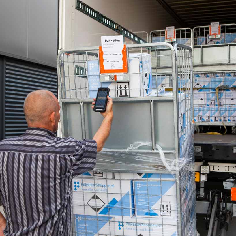 Logistique et expédition chez Polyestershoppen
